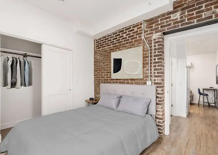 Apartment Oasis With Pool Table! Stylish Stay, Pets Allowed! *