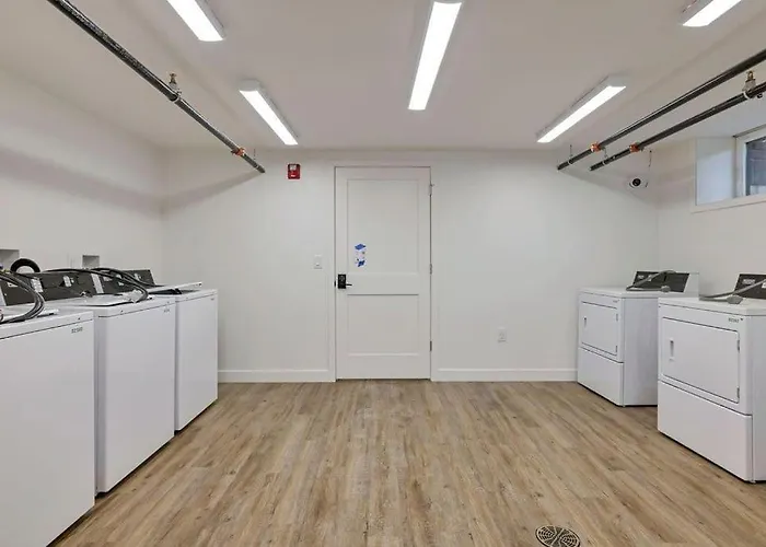 Oasis With Pool Table! Stylish Stay, Pets Allowed! Apartment